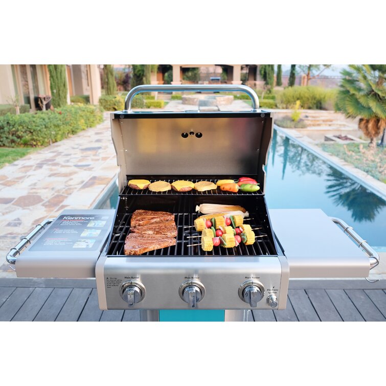 Kenmore 4 burner gas grill with side clearance steamer